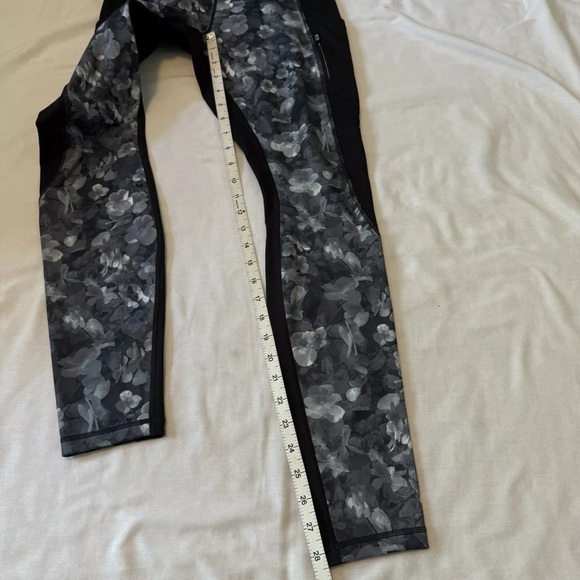 Athleta Small LOT of Two Leggings ~ Sonic Reflective & High Traverse Floral - Picture 8 of 16